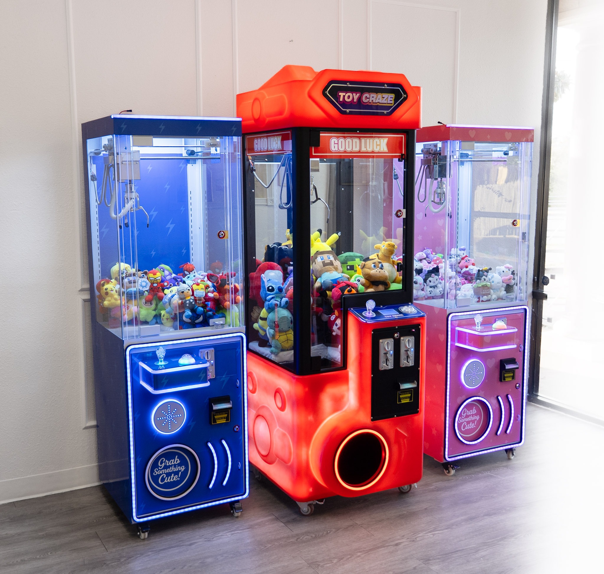 Line up of Big red claw and med blue and pink pro pics