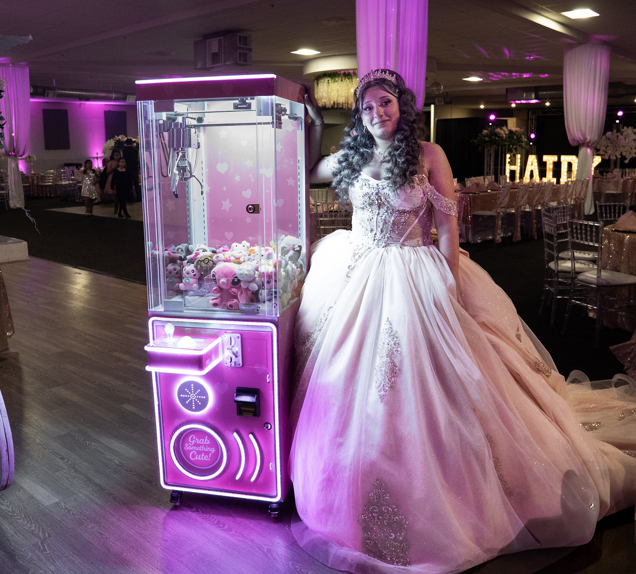 Quinceañera claw machine rental